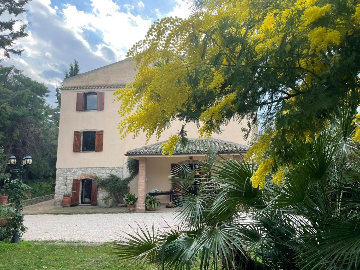 Bed and Breakfast Casale La Civetta Larino Exterior foto